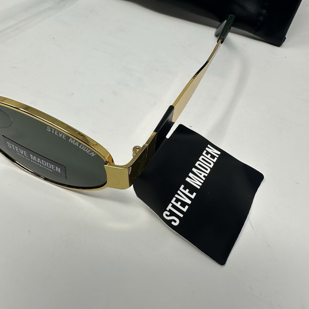 Steve Madden Women's Gold & Black NEW Sunglasses and Case - Picture 3 of 5